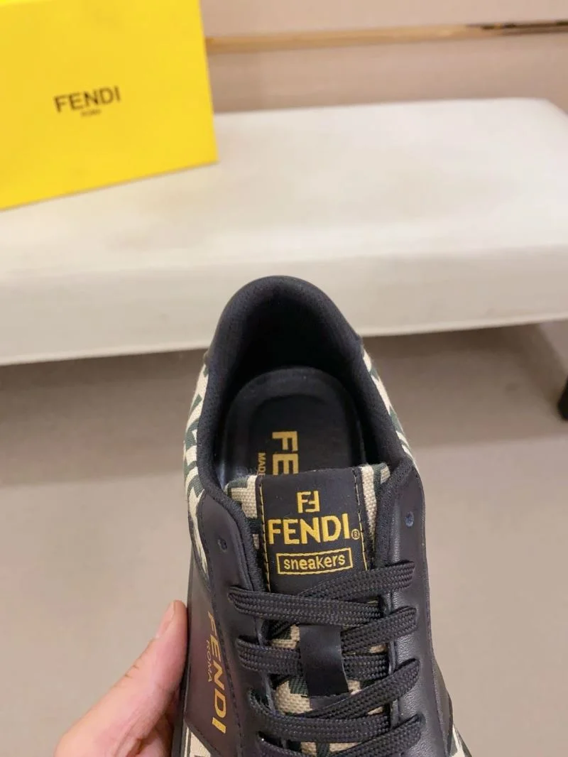 Fendi Low Shoes Flexible 23644