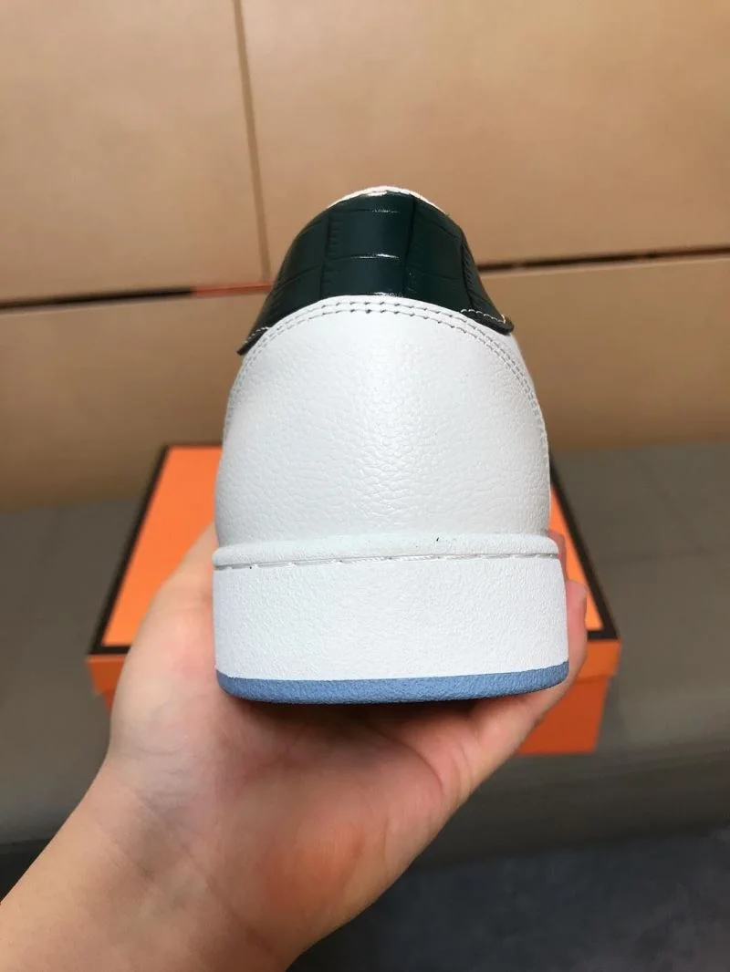 Resilient Fendi Low Shoes 23637