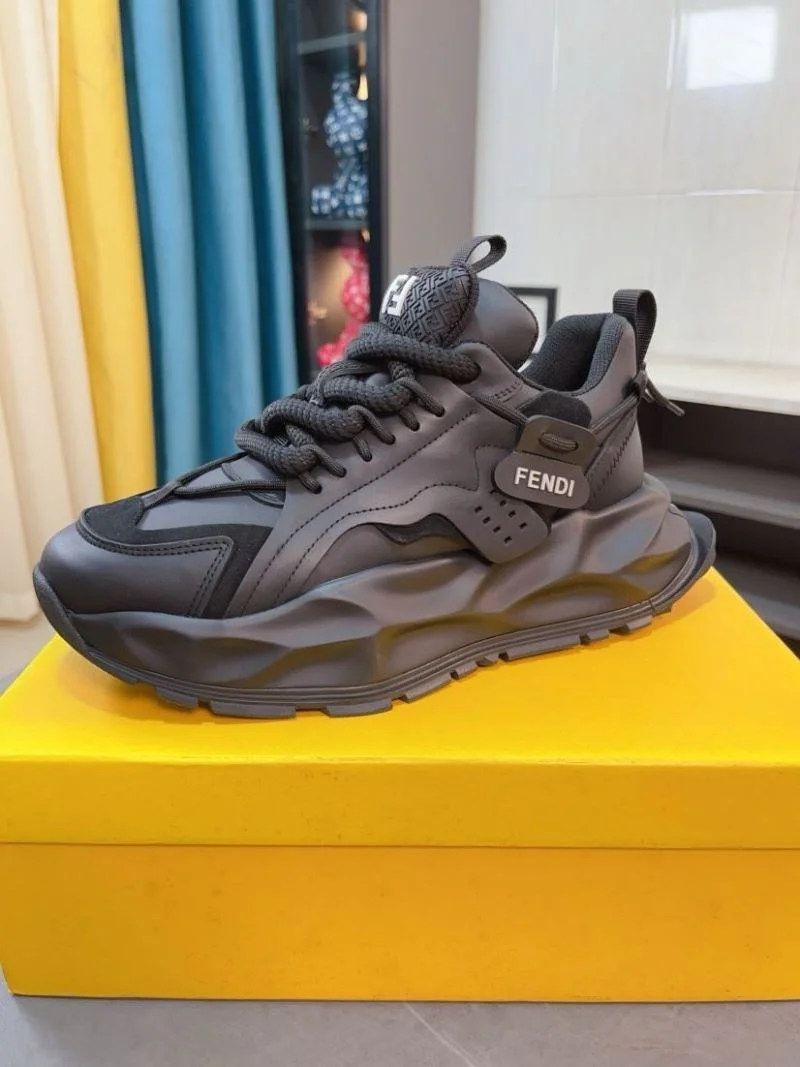 Fendi Low Shoes Lightweight 23620