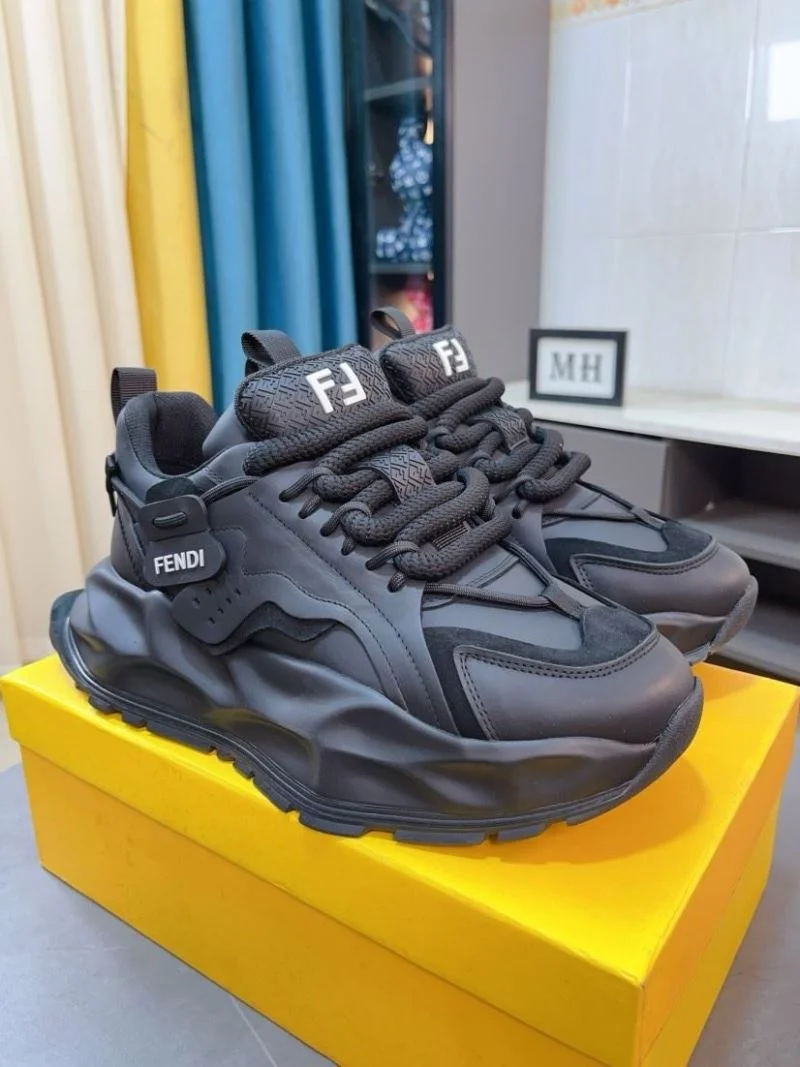 Fendi Low Shoes Lightweight 23620