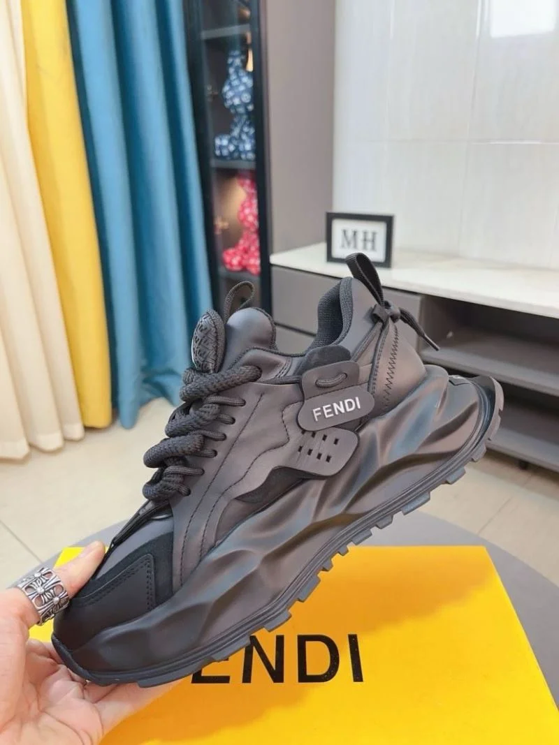 Fendi Low Shoes Lightweight 23620