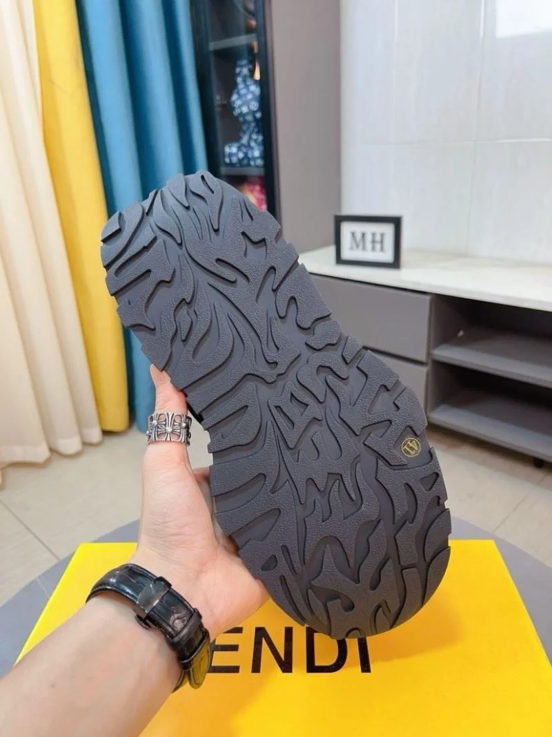 Fendi Low Shoes Lightweight 23620