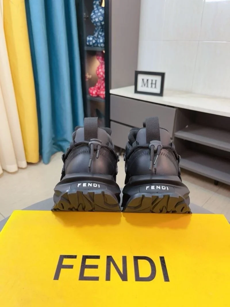 Fendi Low Shoes Lightweight 23620