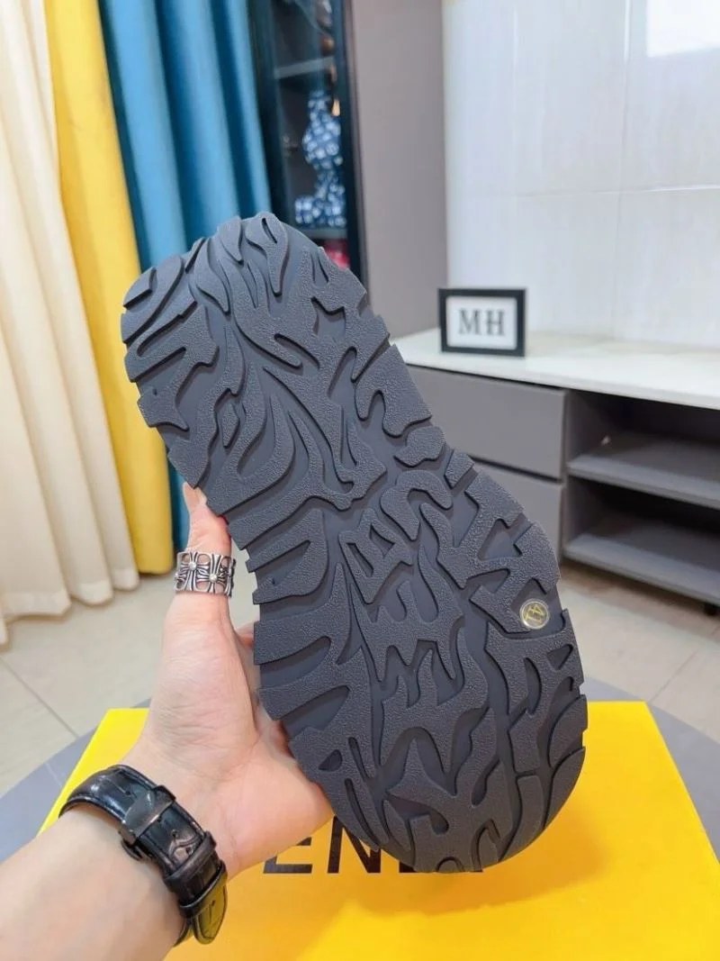 Fendi Low Shoes Stylish 23616