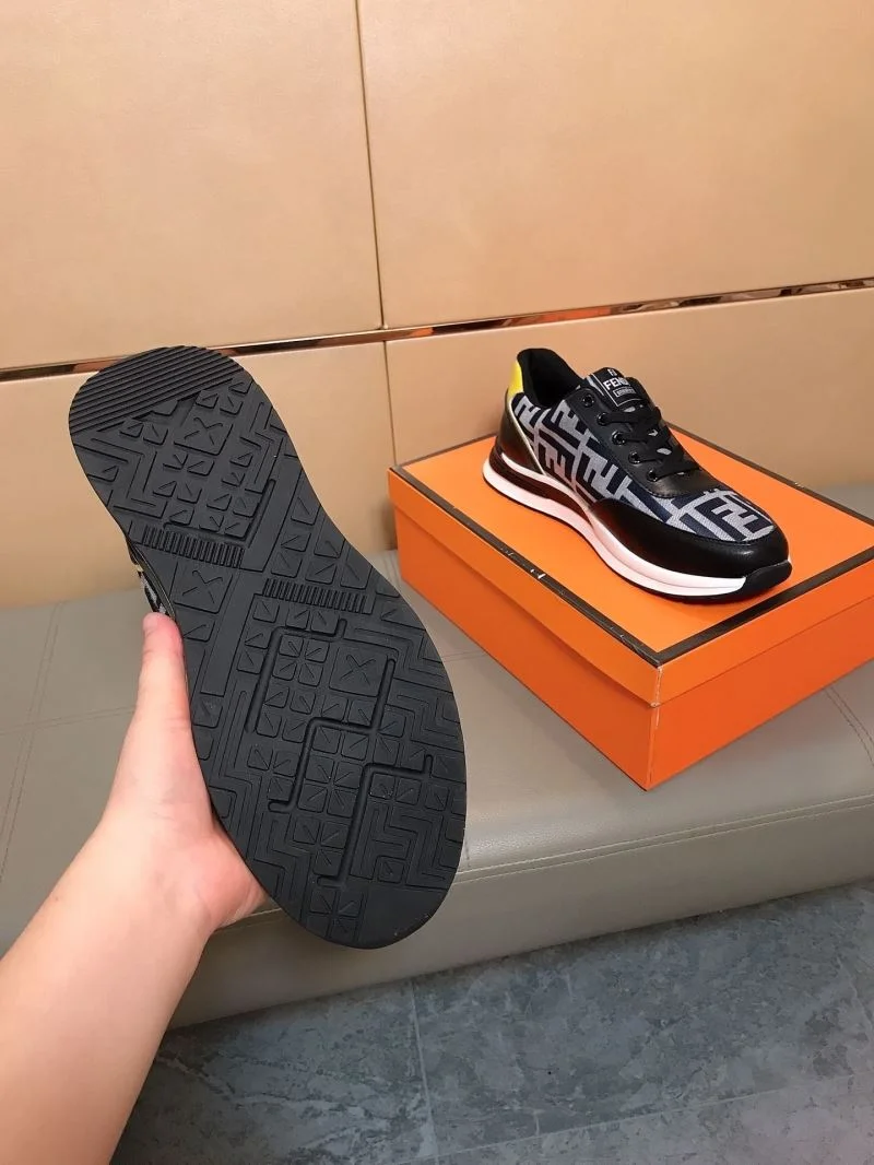 Trendsetting Fendi Low Shoes 23578