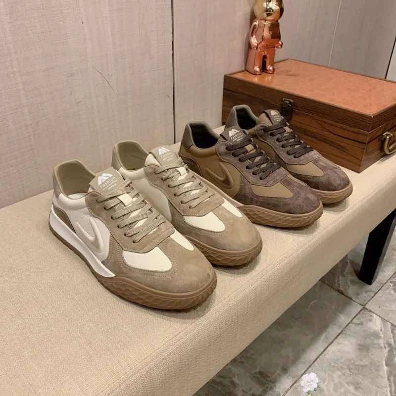 Fendi Low Shoes Elegant 23582