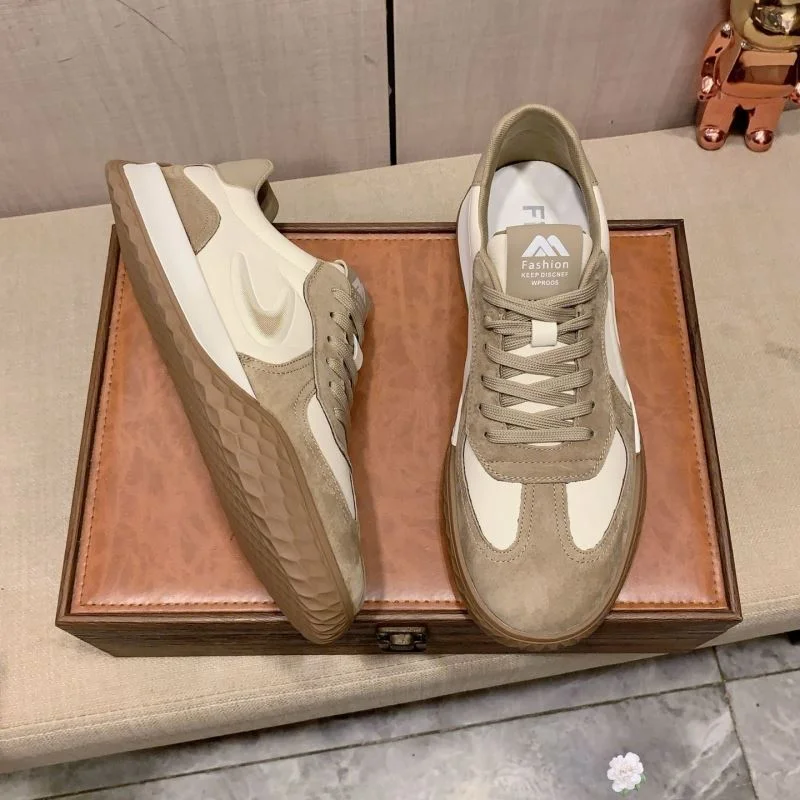 Fendi Low Shoes Elegant 23582