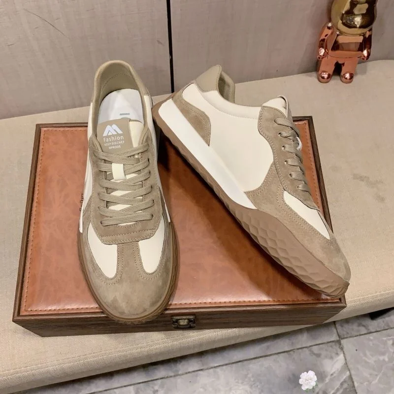 Fendi Low Shoes Elegant 23582