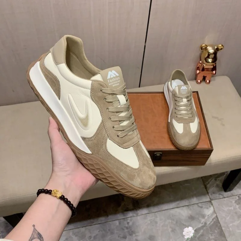 Fendi Low Shoes Elegant 23582
