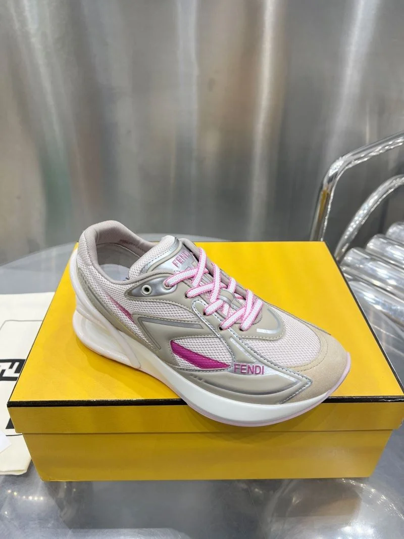 Versatile Fendi Low Shoes 23317