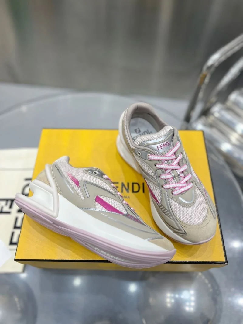 Versatile Fendi Low Shoes 23317