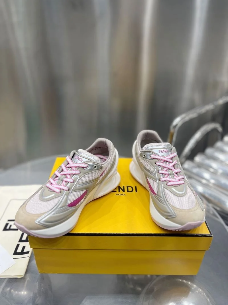 Versatile Fendi Low Shoes 23317