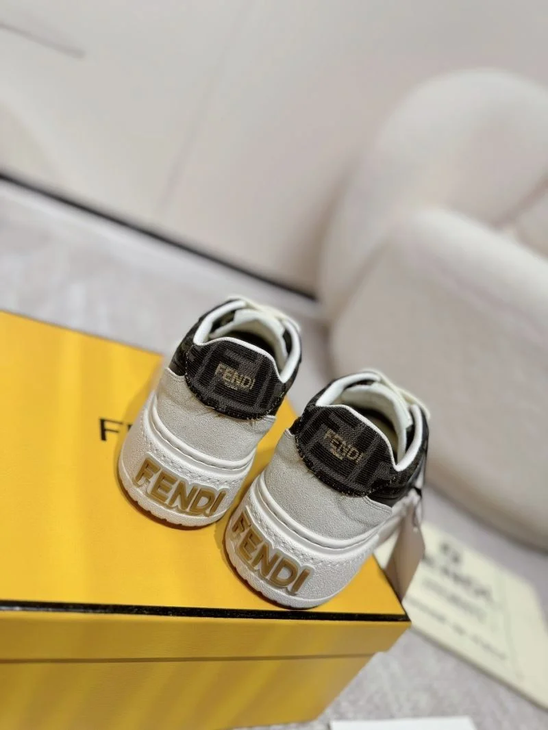 Fendi Low Shoes Casual 23300