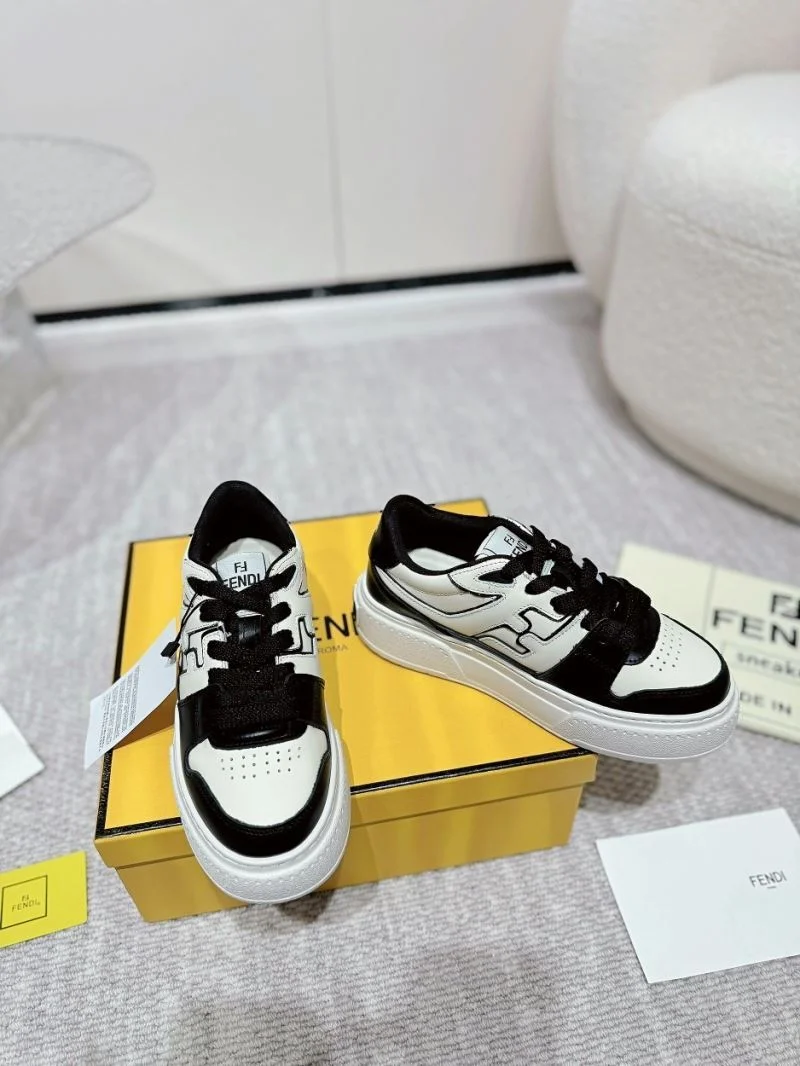 Effortless Fendi Low Shoes 23299