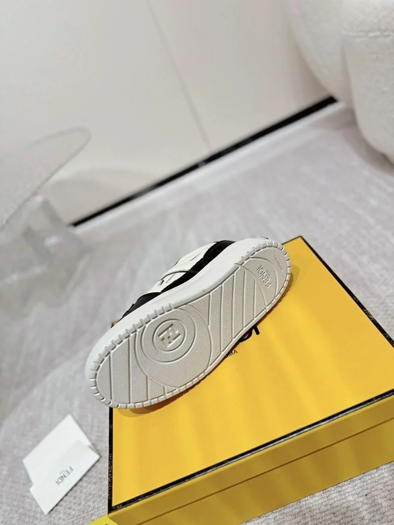 Effortless Fendi Low Shoes 23299