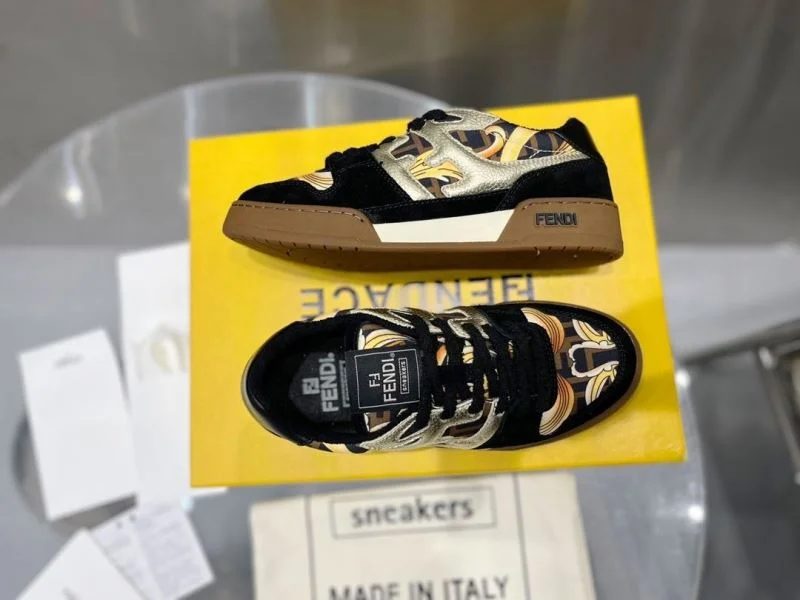 Elegant Fendi Low Shoes 23292