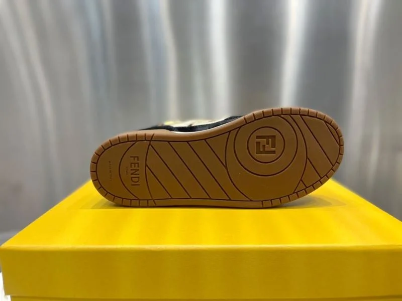 Elegant Fendi Low Shoes 23292