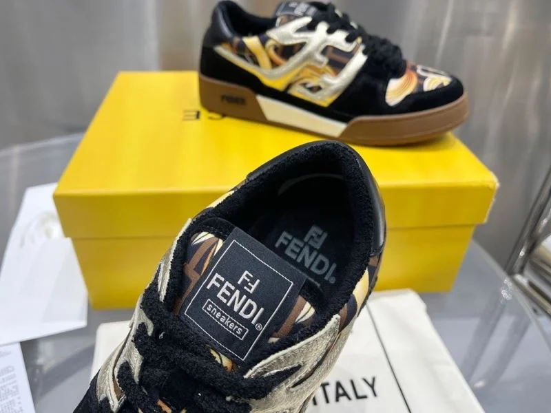 Elegant Fendi Low Shoes 23292