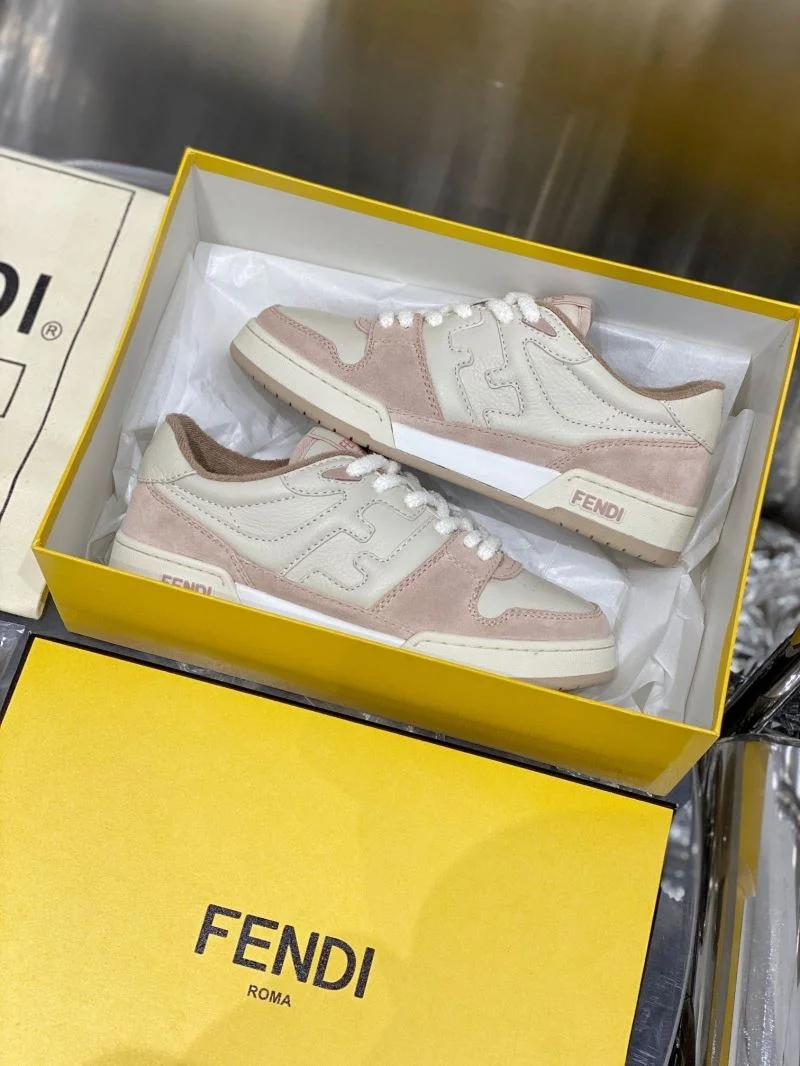 Compact Fendi Low Shoes 23285