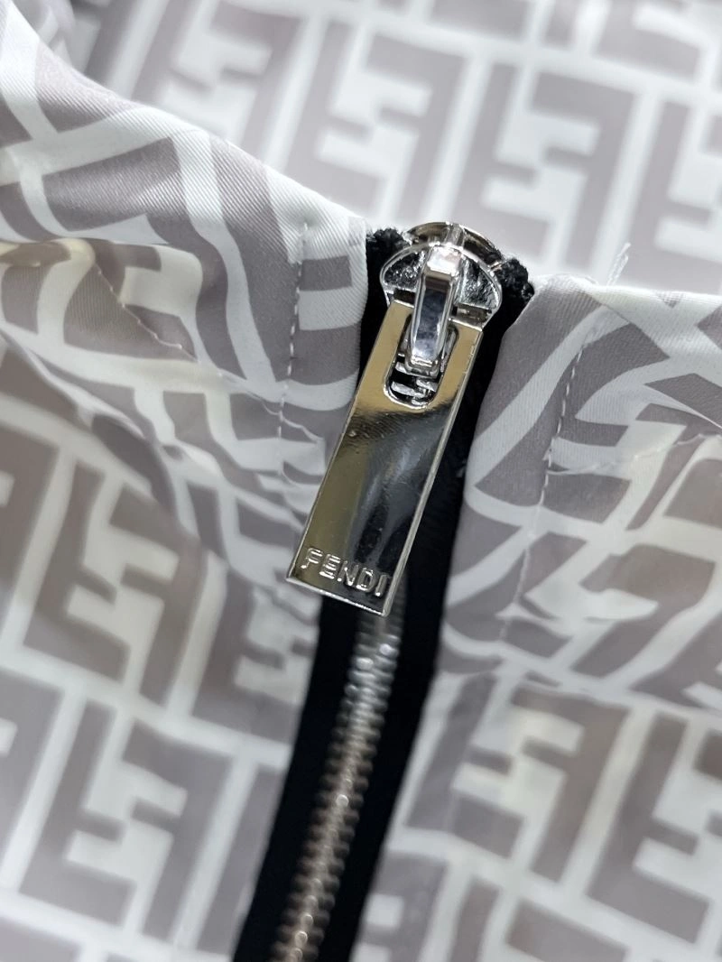 Breathable Fendi Outwear 122926