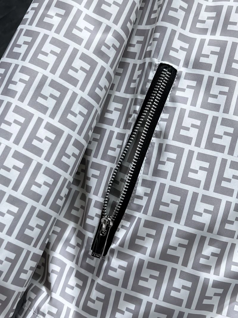 Breathable Fendi Outwear 122926