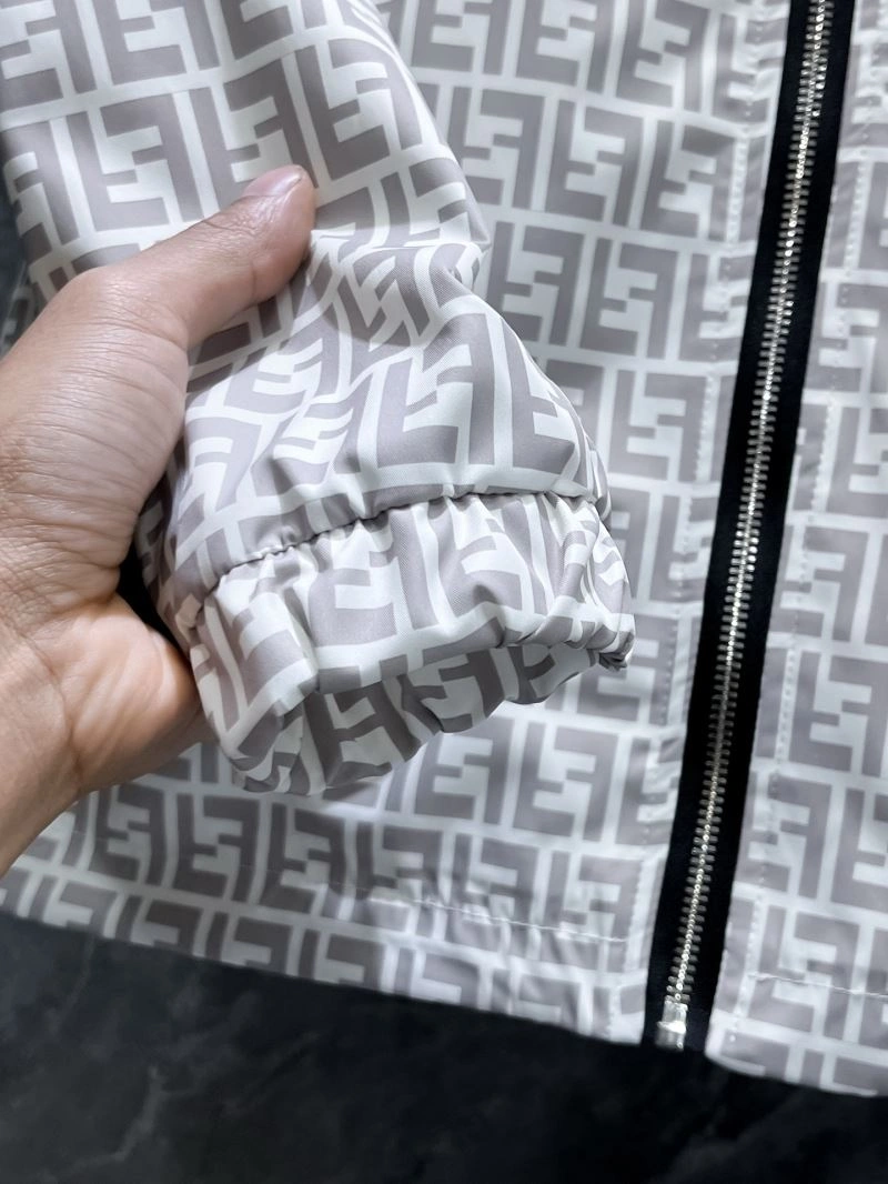 Breathable Fendi Outwear 122926