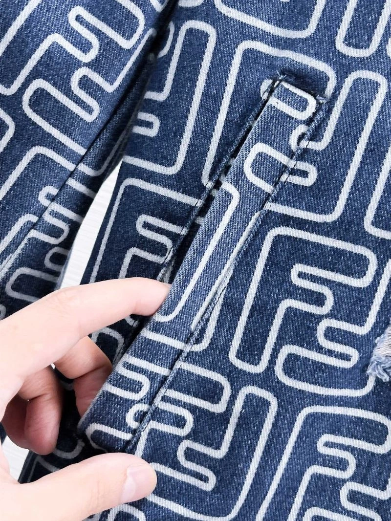 Fendi Outwear Elegant 121797