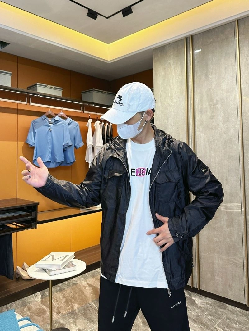 Fendi Outwear Sustainable 121559