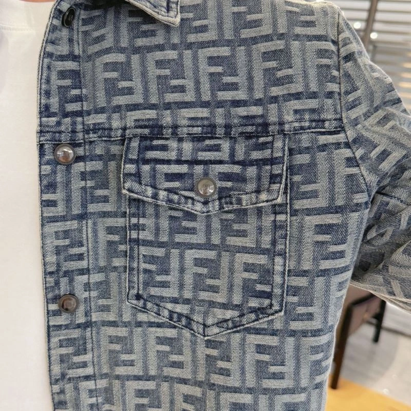 ZipUp Fendi Outwear 121540