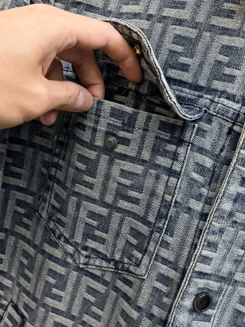 Breathable Fendi Outwear 121539