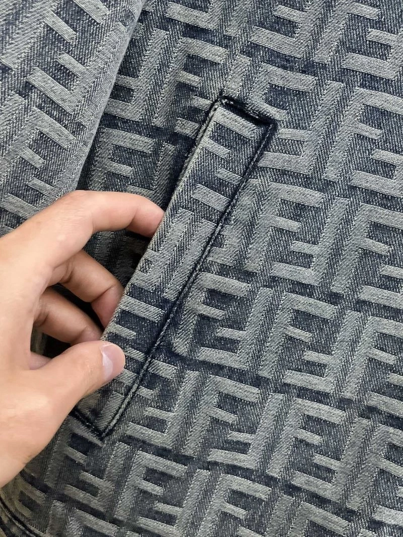 Breathable Fendi Outwear 121539