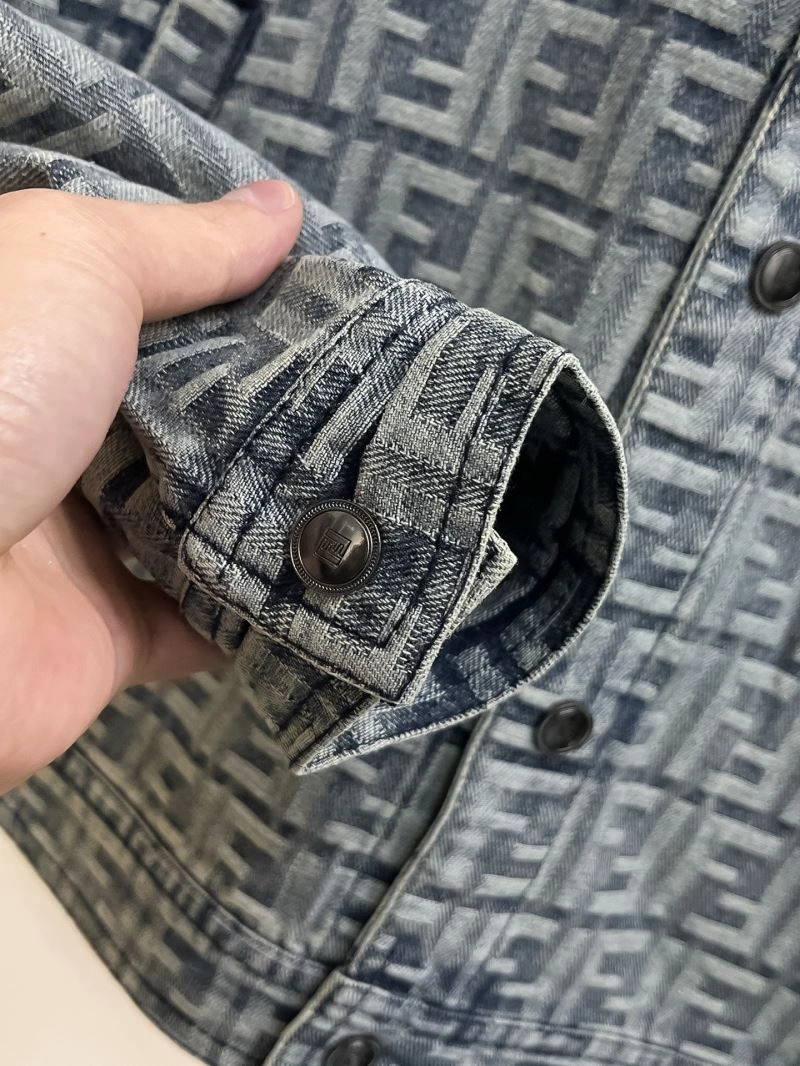Breathable Fendi Outwear 121539