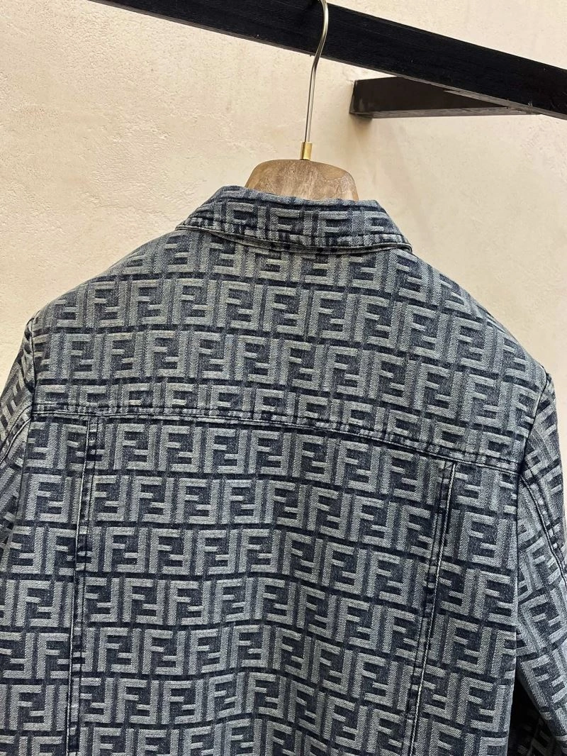 Breathable Fendi Outwear 121539