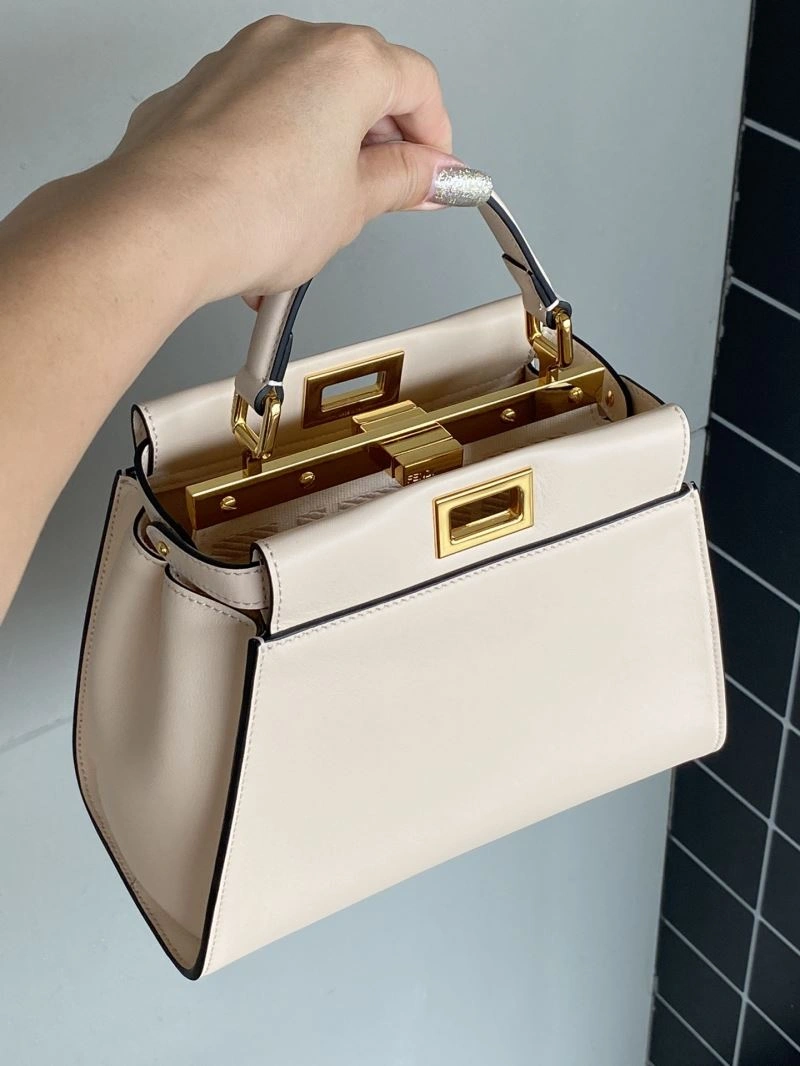 Efficient Fendi Peekaboo Bags 72952
