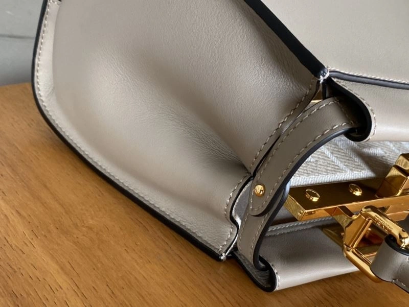 Trendsetting Fendi Peekaboo Bags 72941