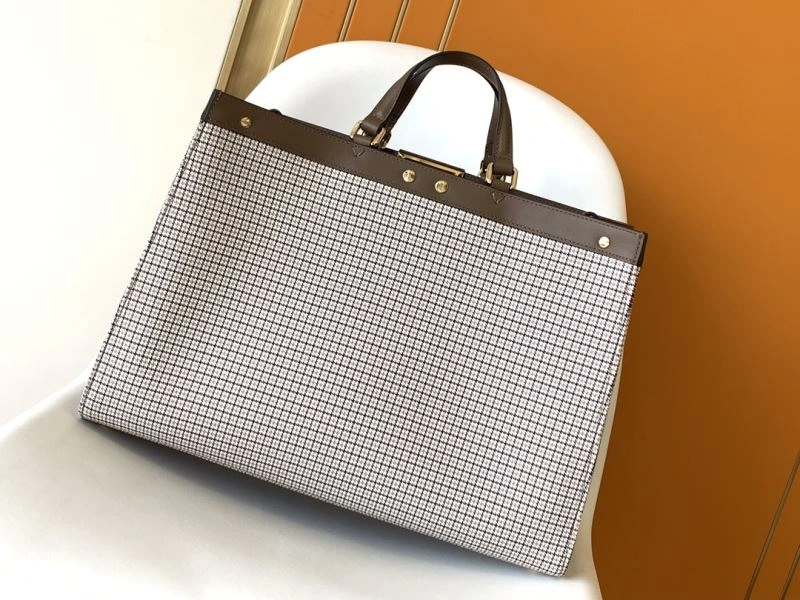 Functional Fendi Peekaboo Bags 72902