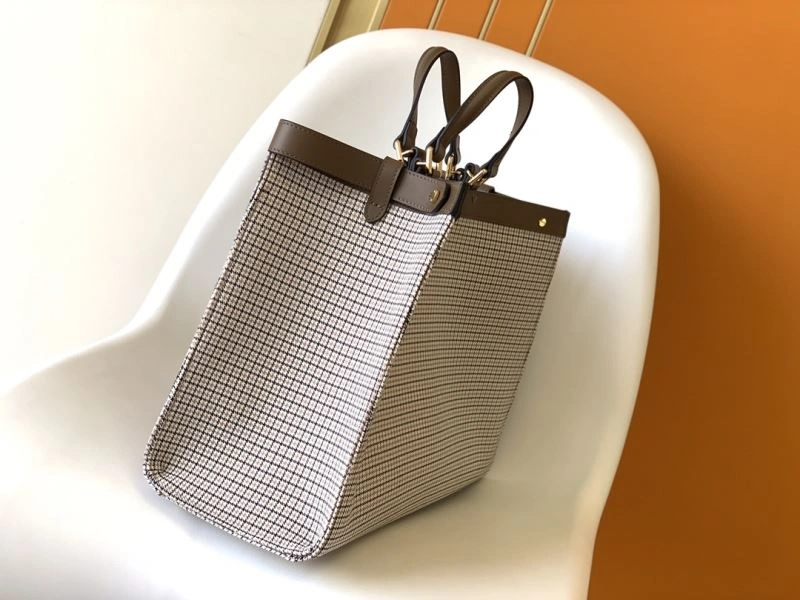 Functional Fendi Peekaboo Bags 72902