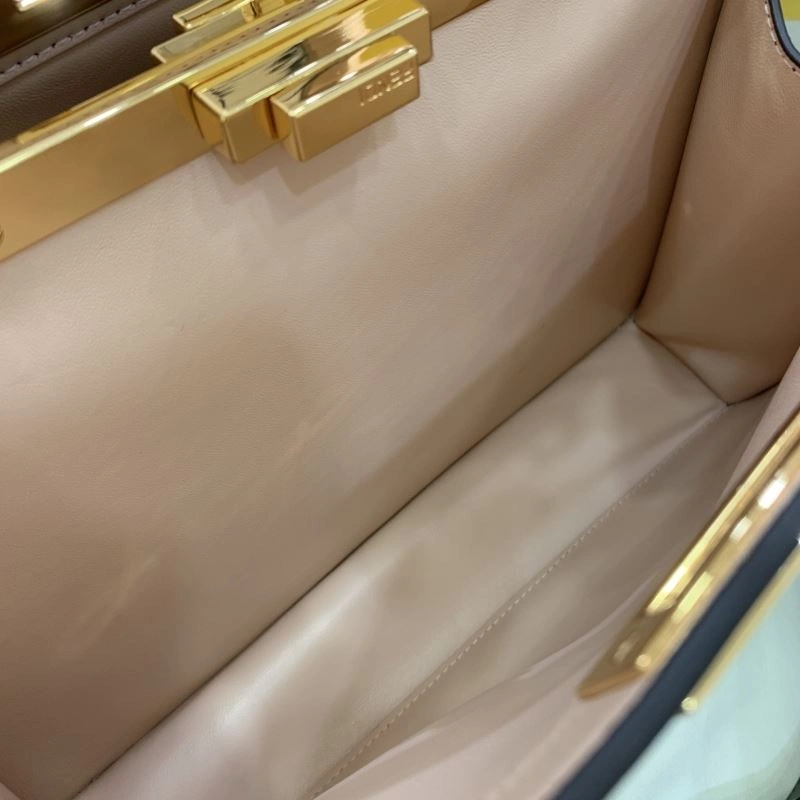 Versatile Fendi Peekaboo Bags 72932