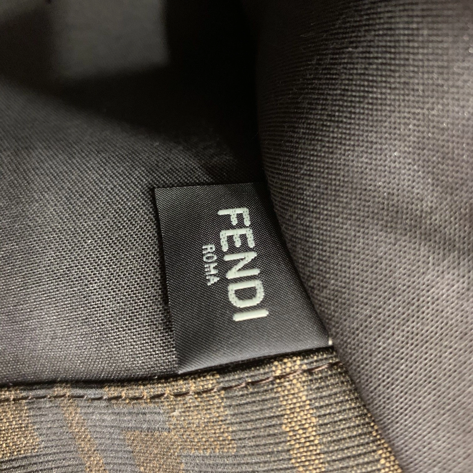 Fendi Peekaboo Bags TimelessDesign 69943