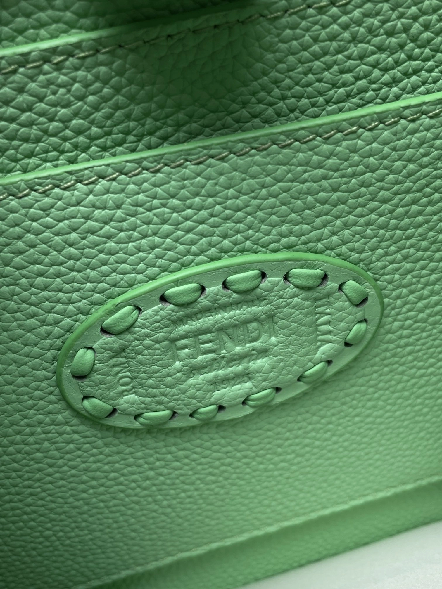 Tailored Fendi Peekaboo Bags 69888