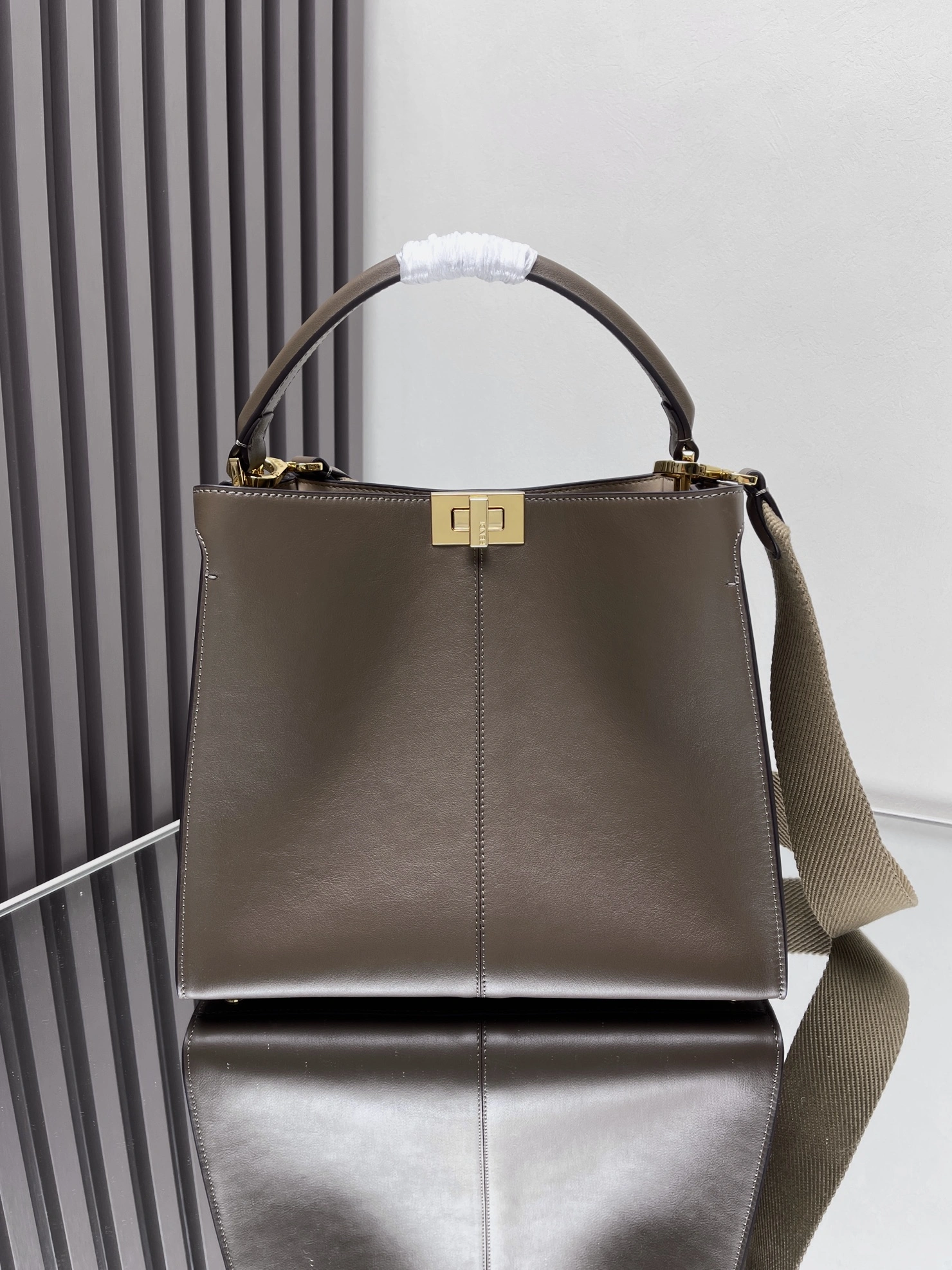 MultiPurpose Fendi Peekaboo Bags 69868