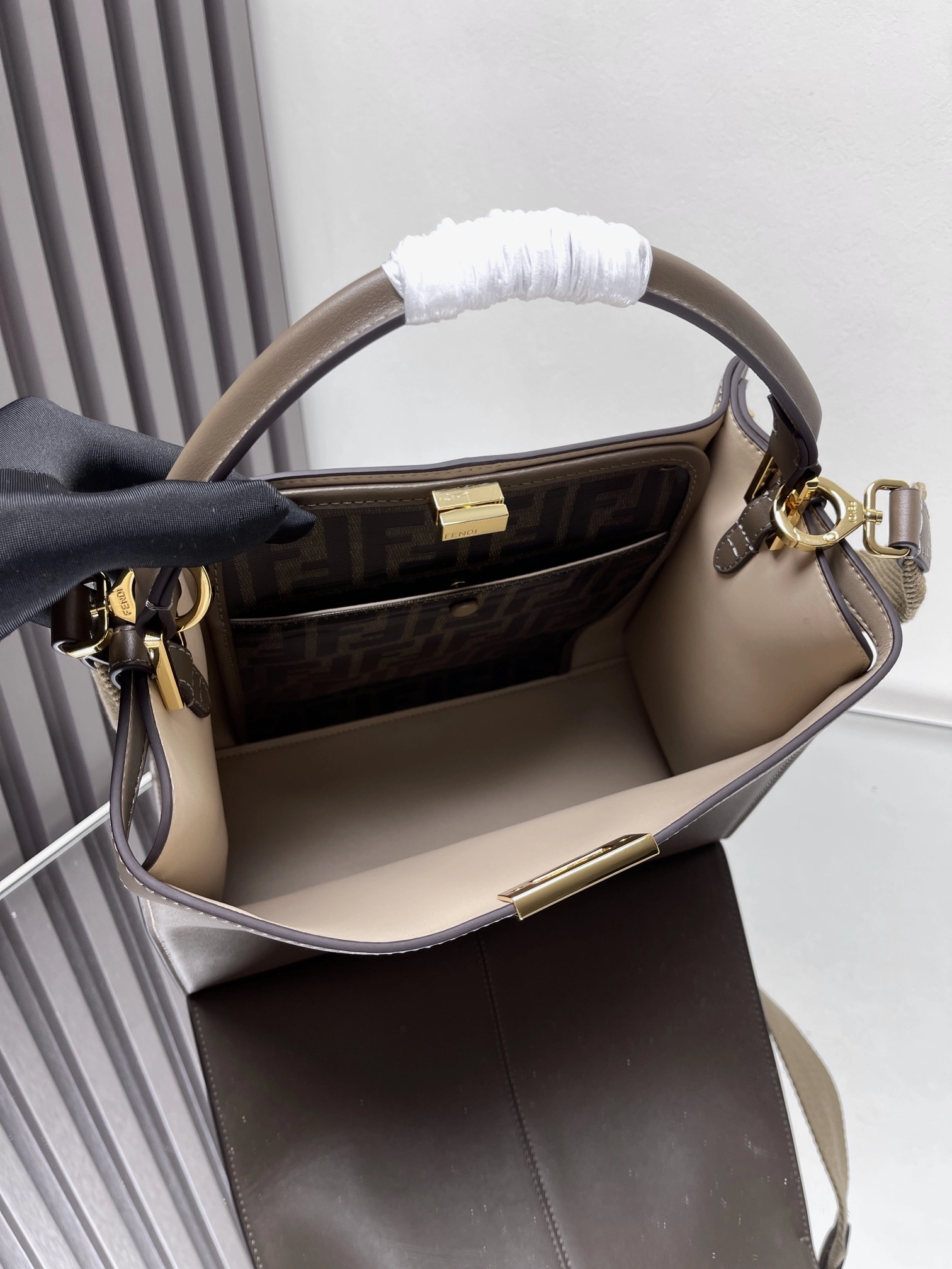 MultiPurpose Fendi Peekaboo Bags 69868