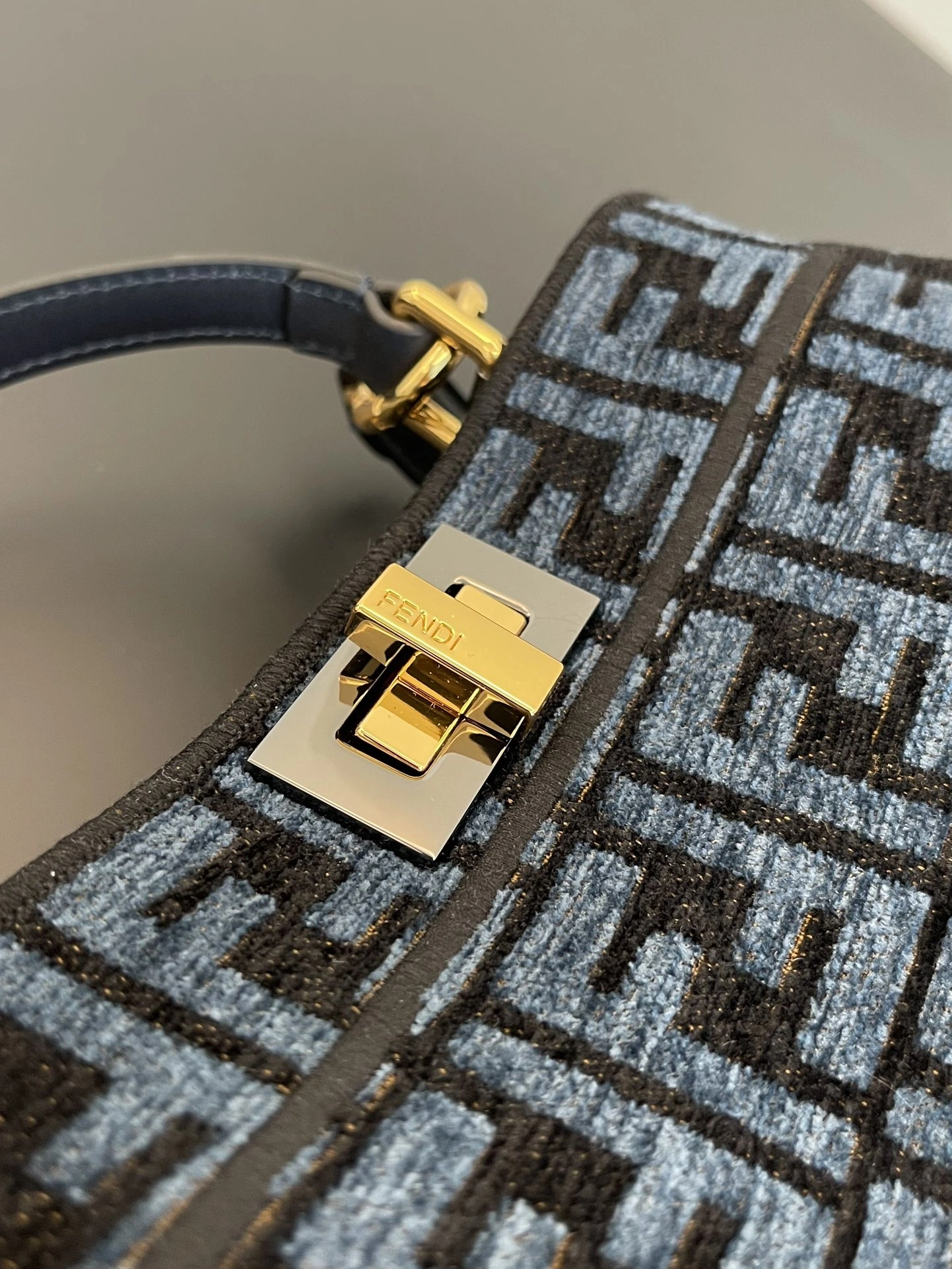 Fendi Peekaboo Bags StreetReady 69864