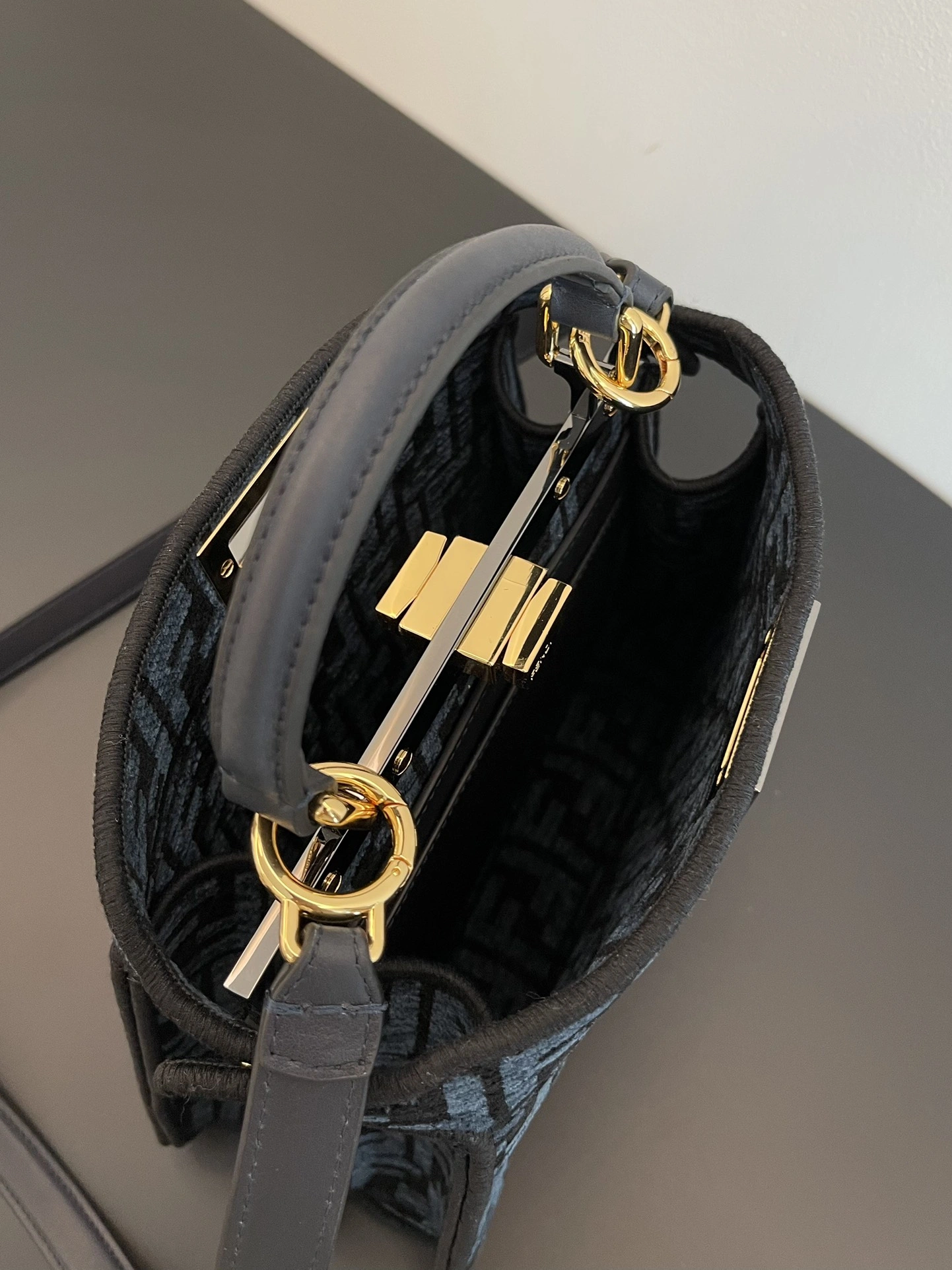 Fendi Peekaboo Bags StreetReady 69864