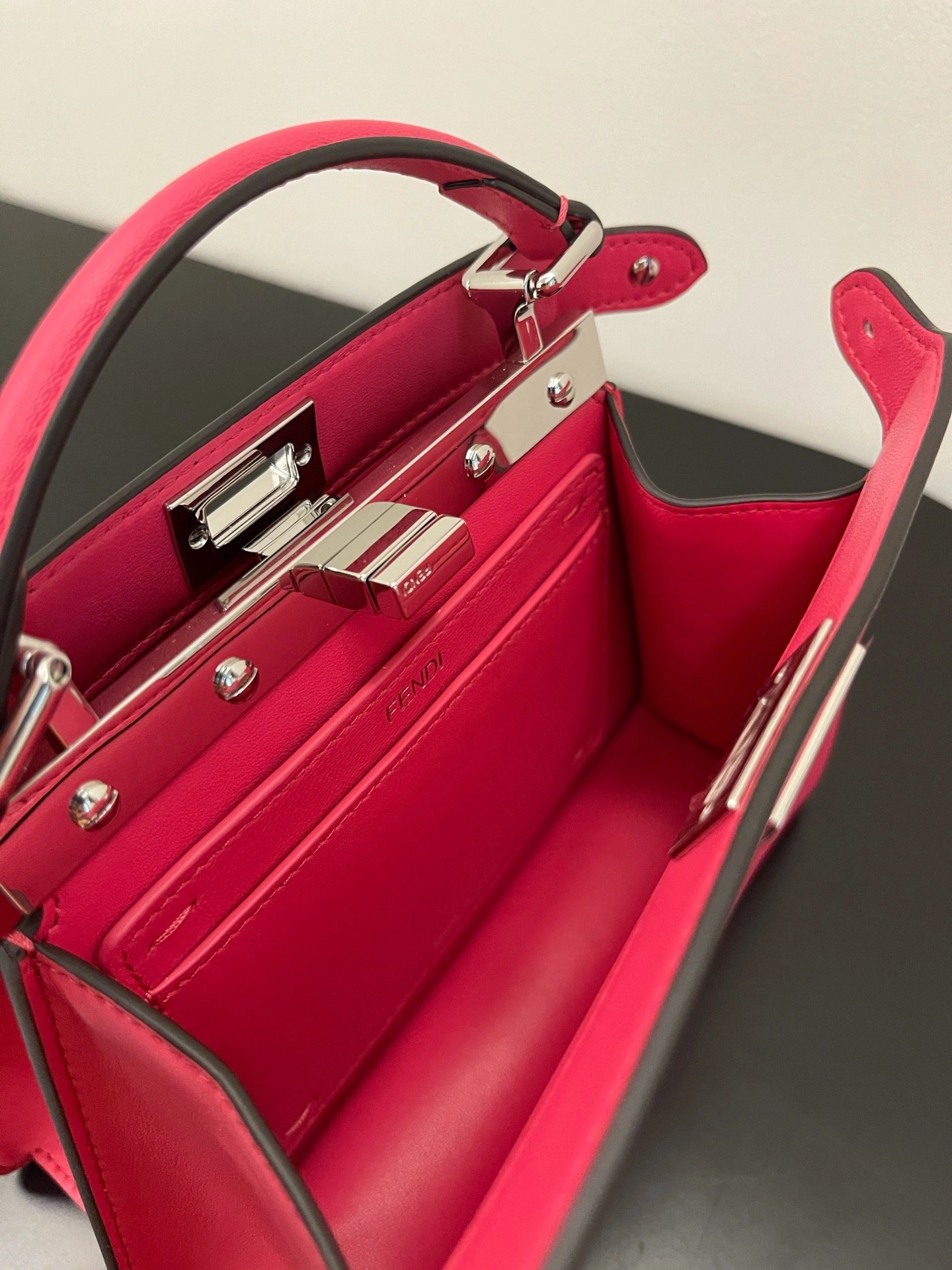 WrinkleFree Fendi Peekaboo Bags 69861
