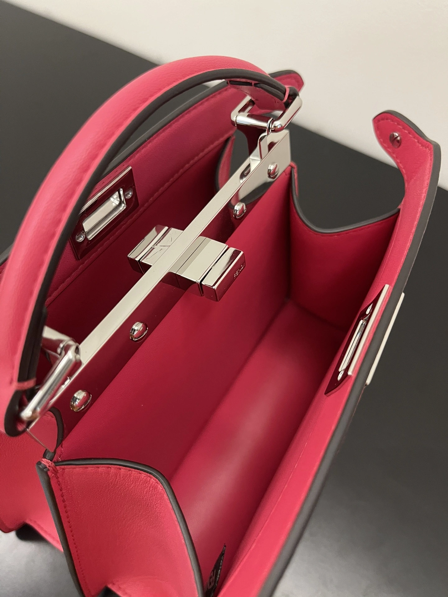 WrinkleFree Fendi Peekaboo Bags 69861