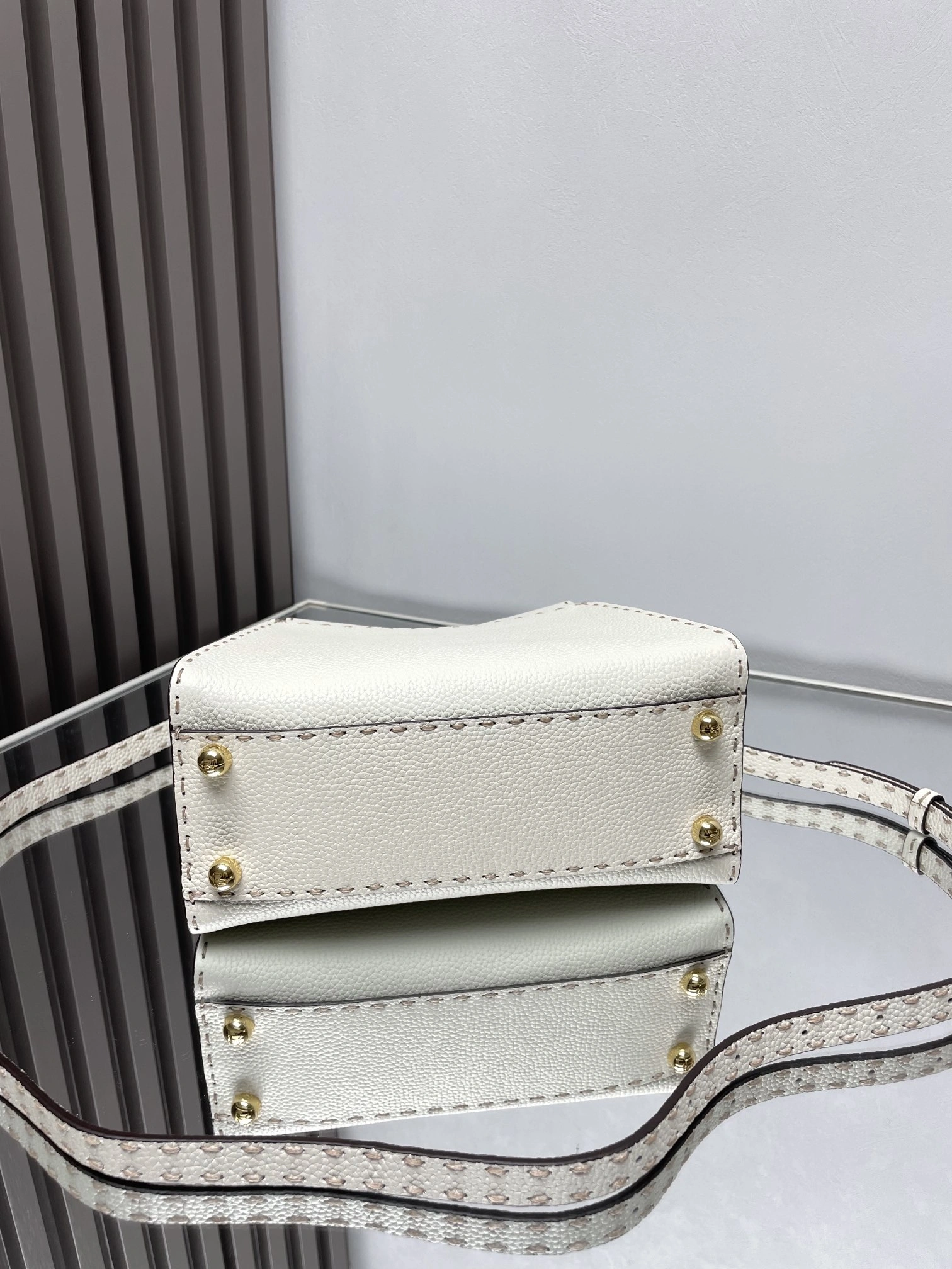 Elegant Fendi Peekaboo Bags 69848