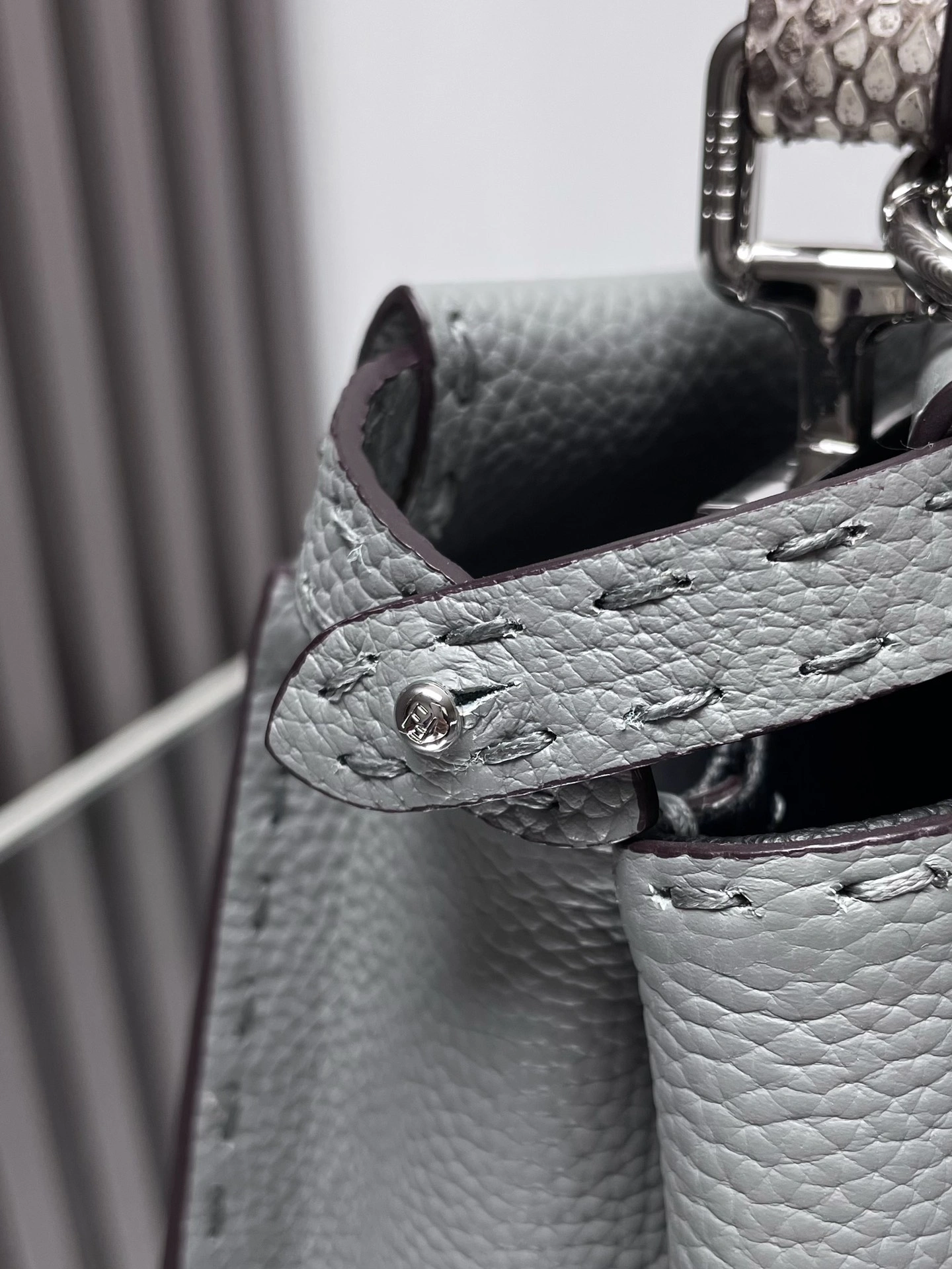 Unisex Fendi Peekaboo Bags 69830