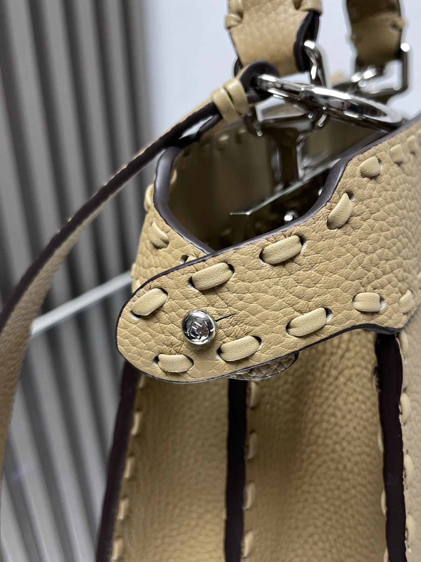 ModernLook Fendi Peekaboo Bags 69838