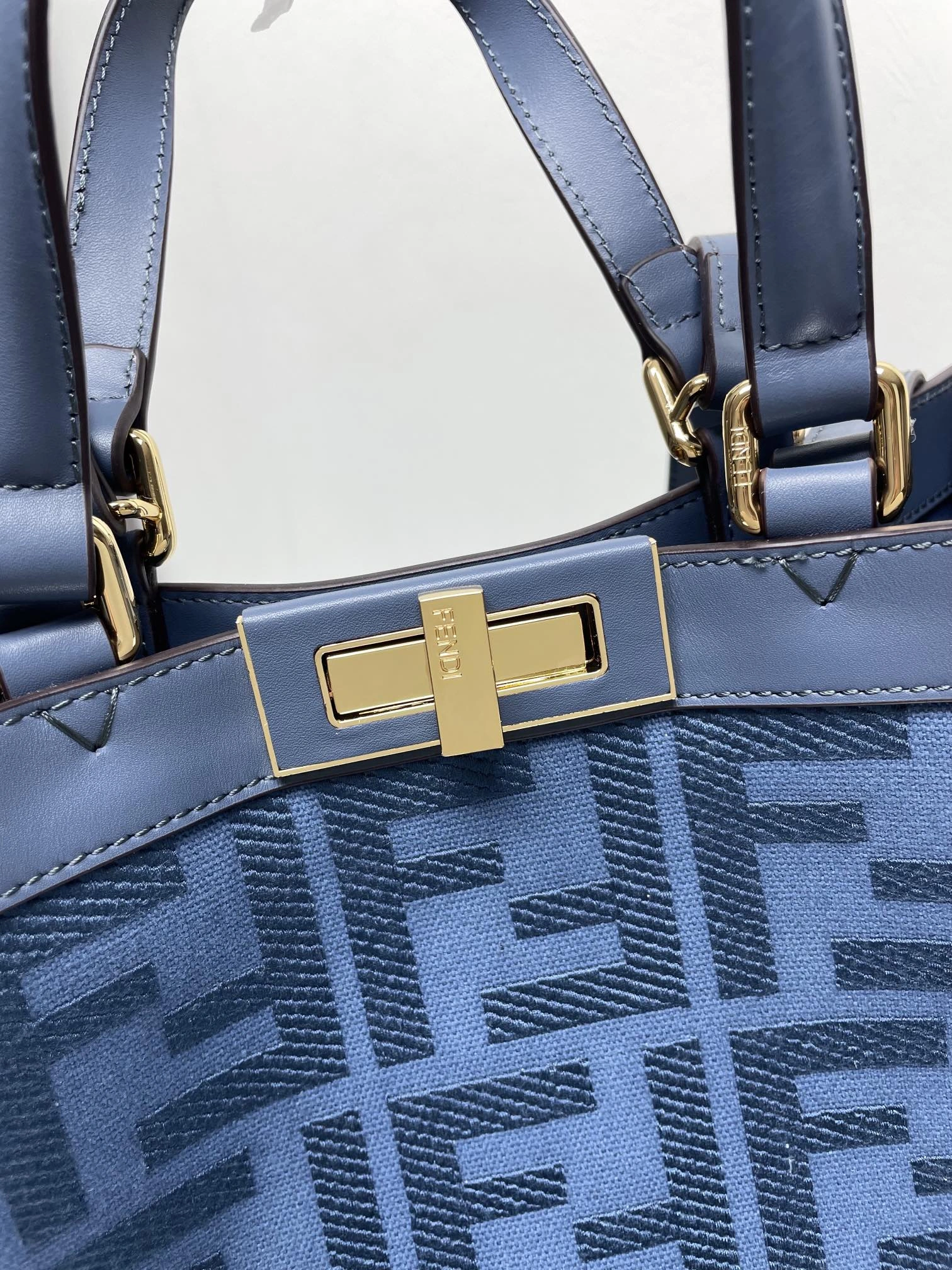 Reliable Fendi Peekaboo Bags 69833